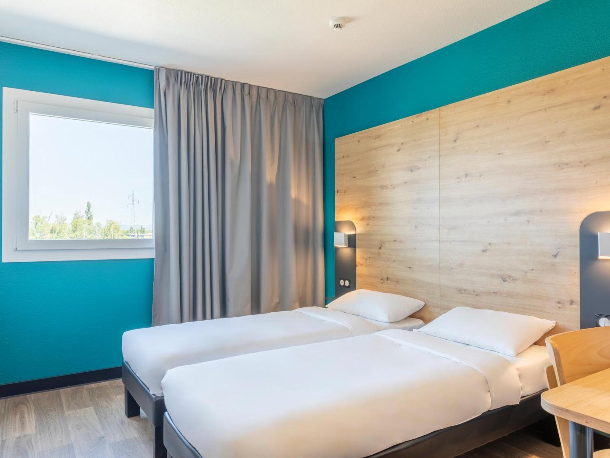 B&B Hotel Saint-Martin-De-Crau Alpilles Camargue Buitenkant foto