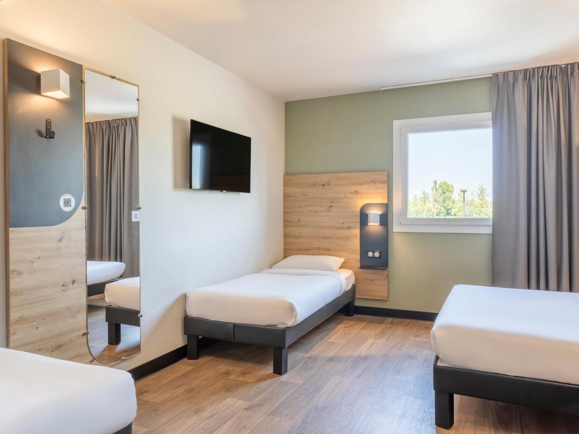 B&B Hotel Saint-Martin-De-Crau Alpilles Camargue Buitenkant foto