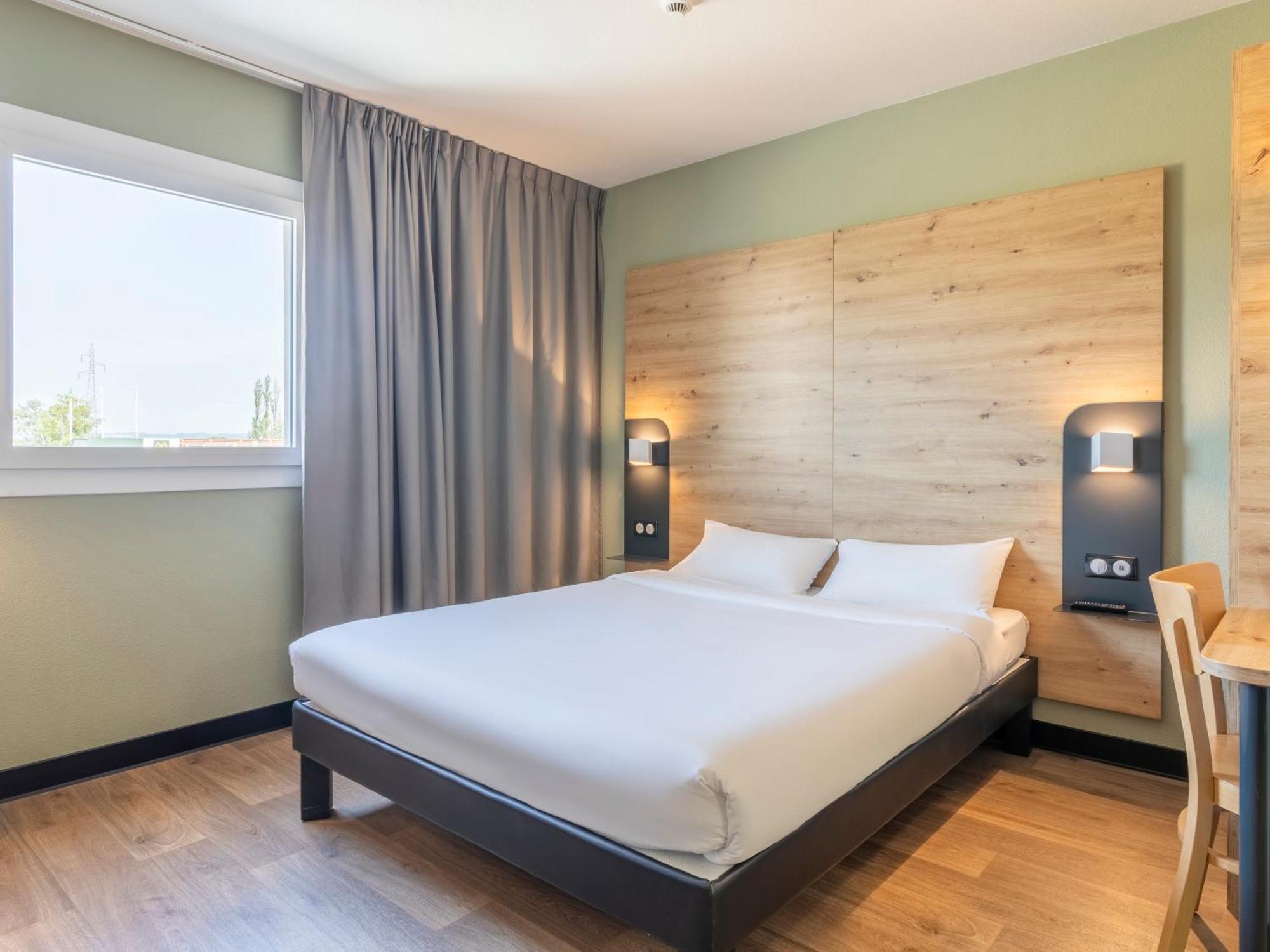 B&B Hotel Saint-Martin-De-Crau Alpilles Camargue Buitenkant foto
