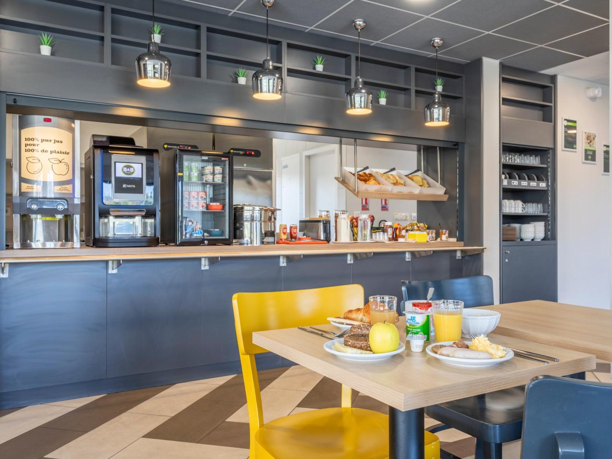 B&B Hotel Saint-Martin-De-Crau Alpilles Camargue Buitenkant foto