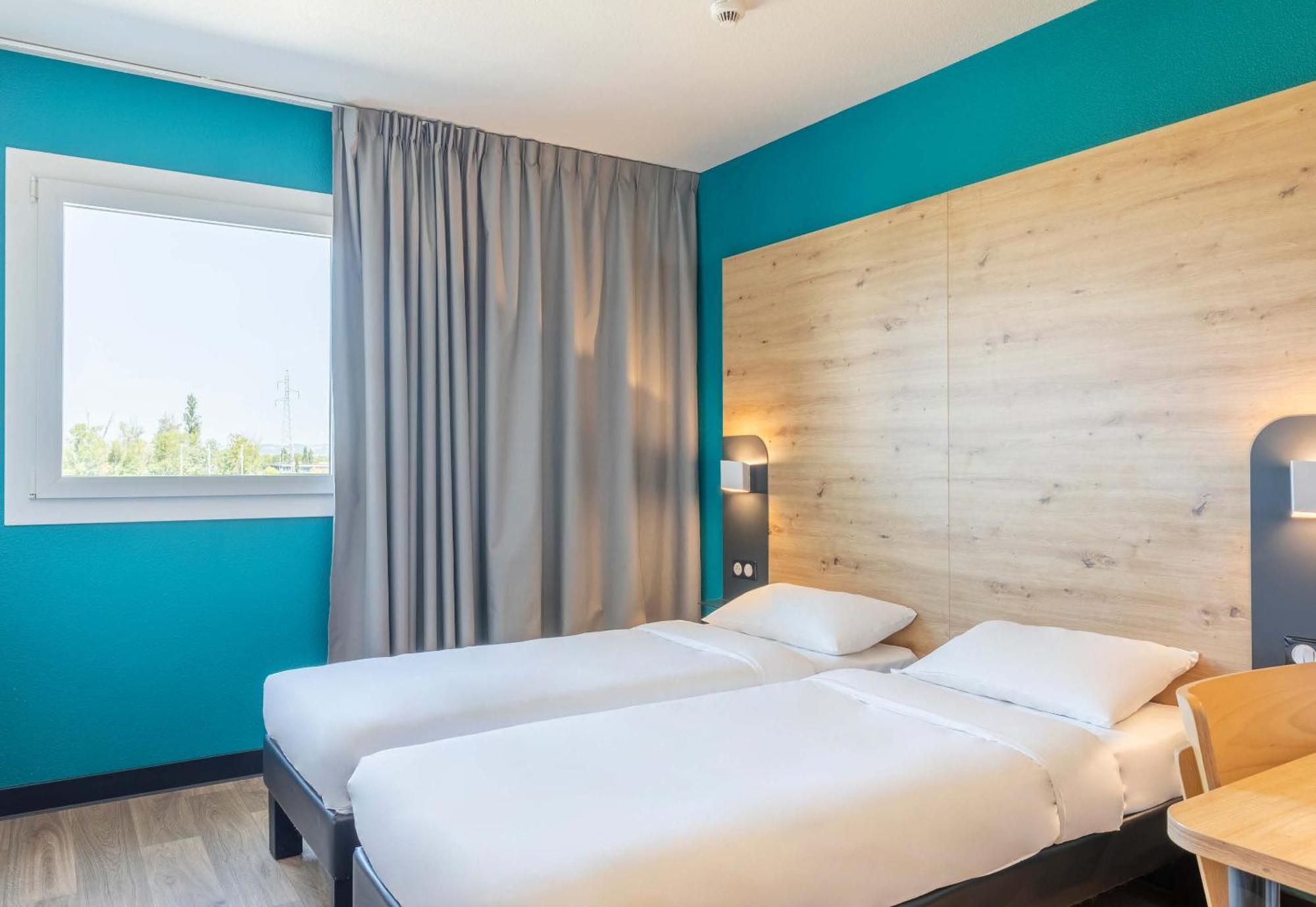 B&B Hotel Saint-Martin-De-Crau Alpilles Camargue Buitenkant foto